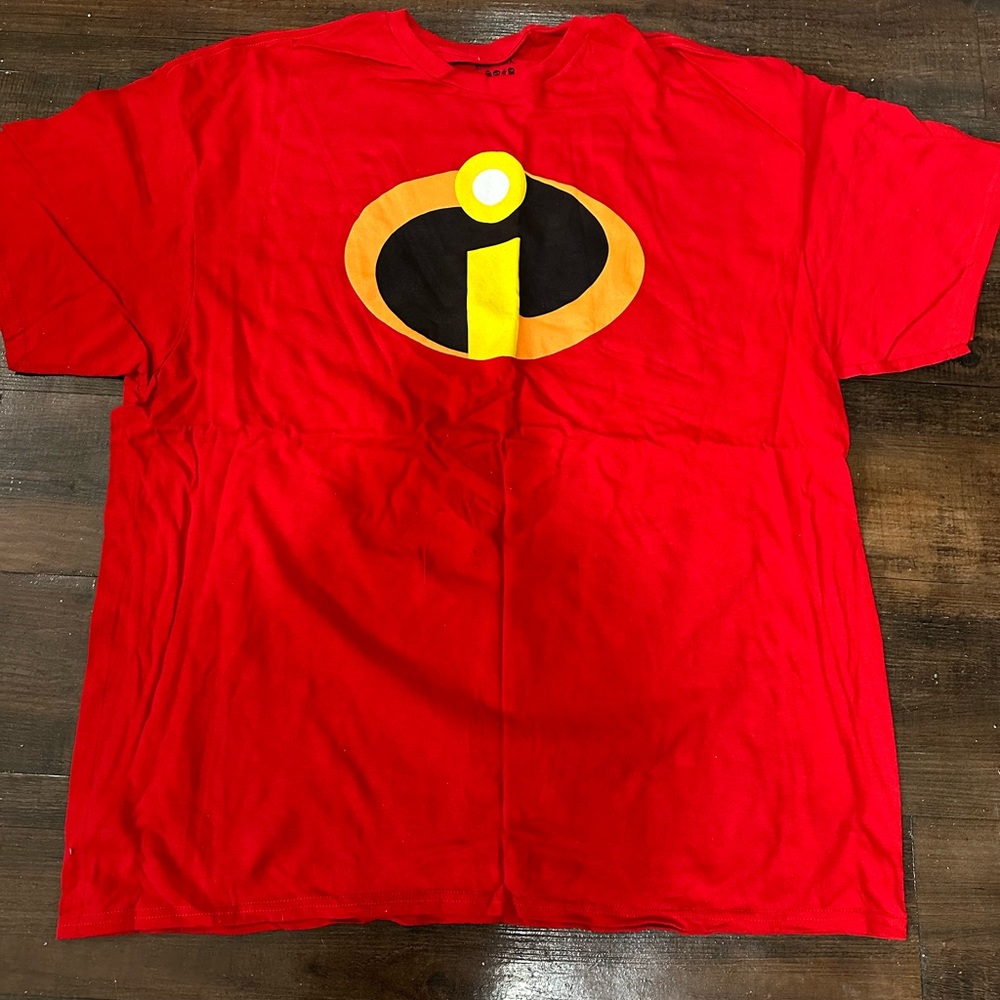 Disney Incredibles t shirt